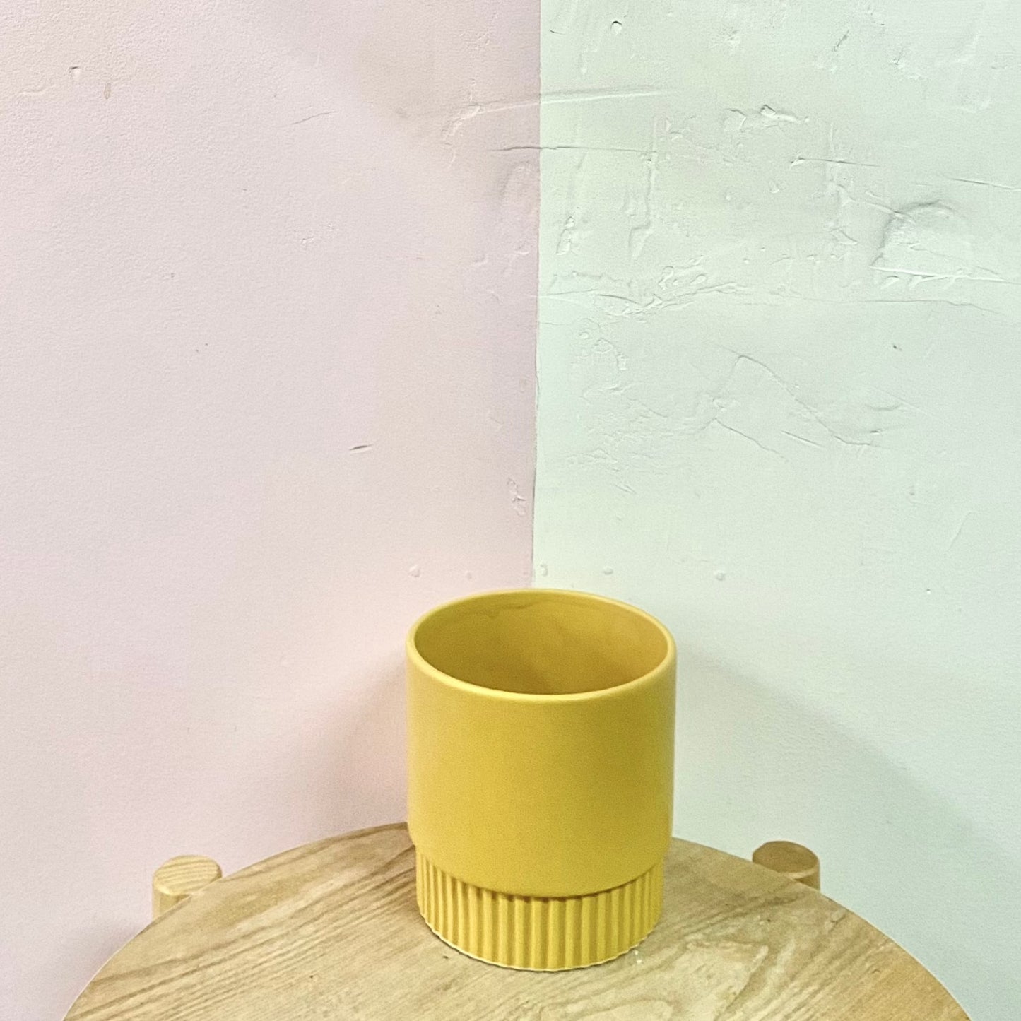 Deboss Ceramic Pot