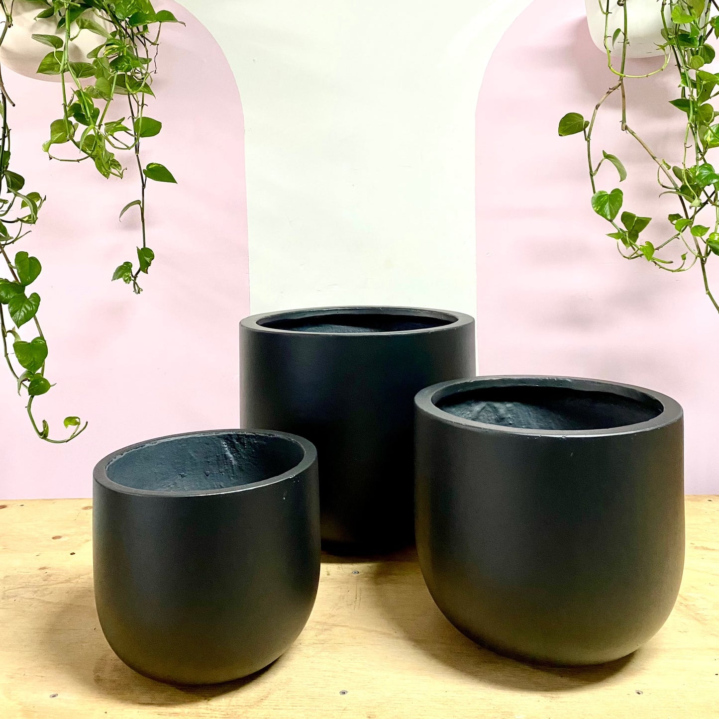 Urban Egg Pot in Black
