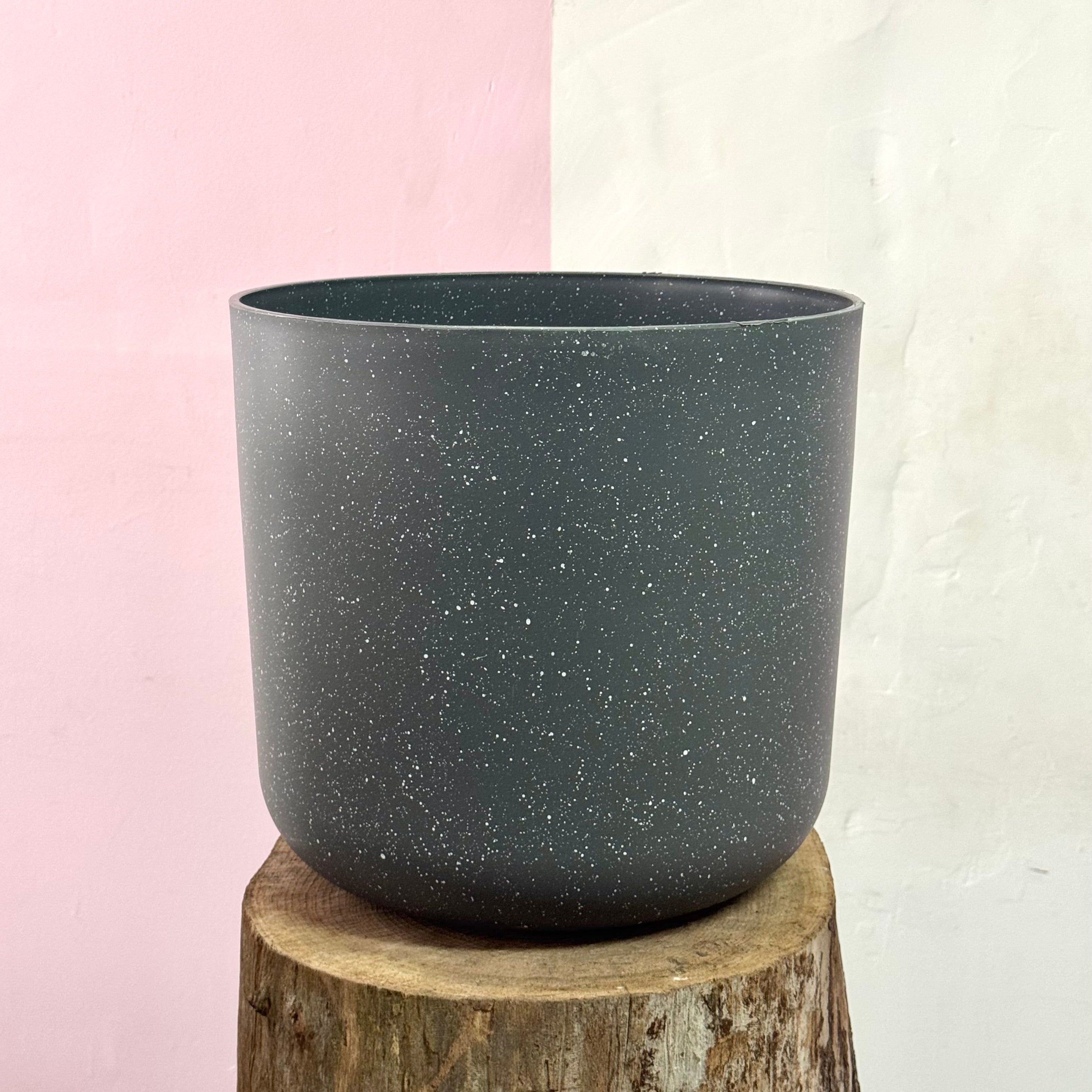 San Remo Pot - 白色水磨石
