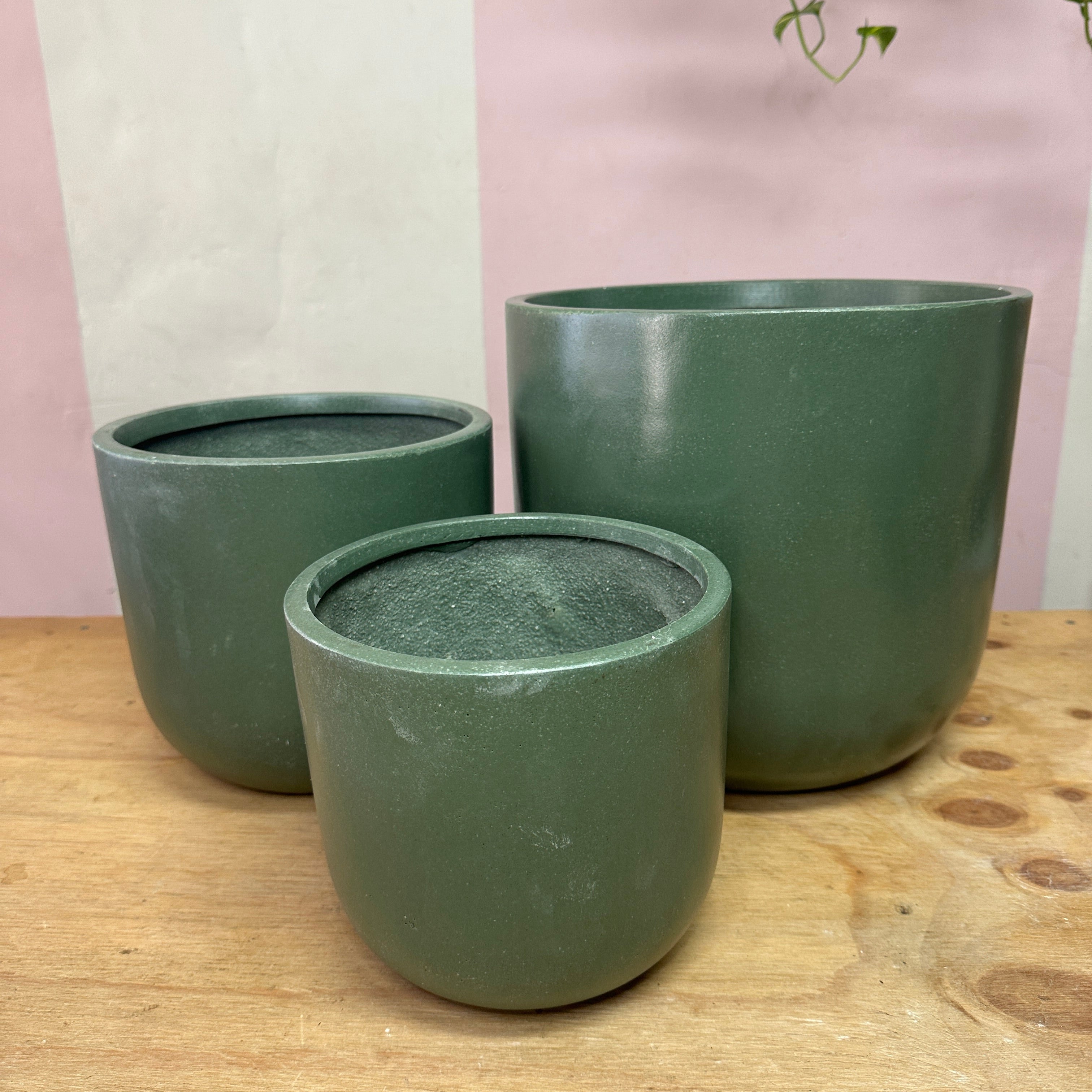 Atlas Egg pot - Moss green