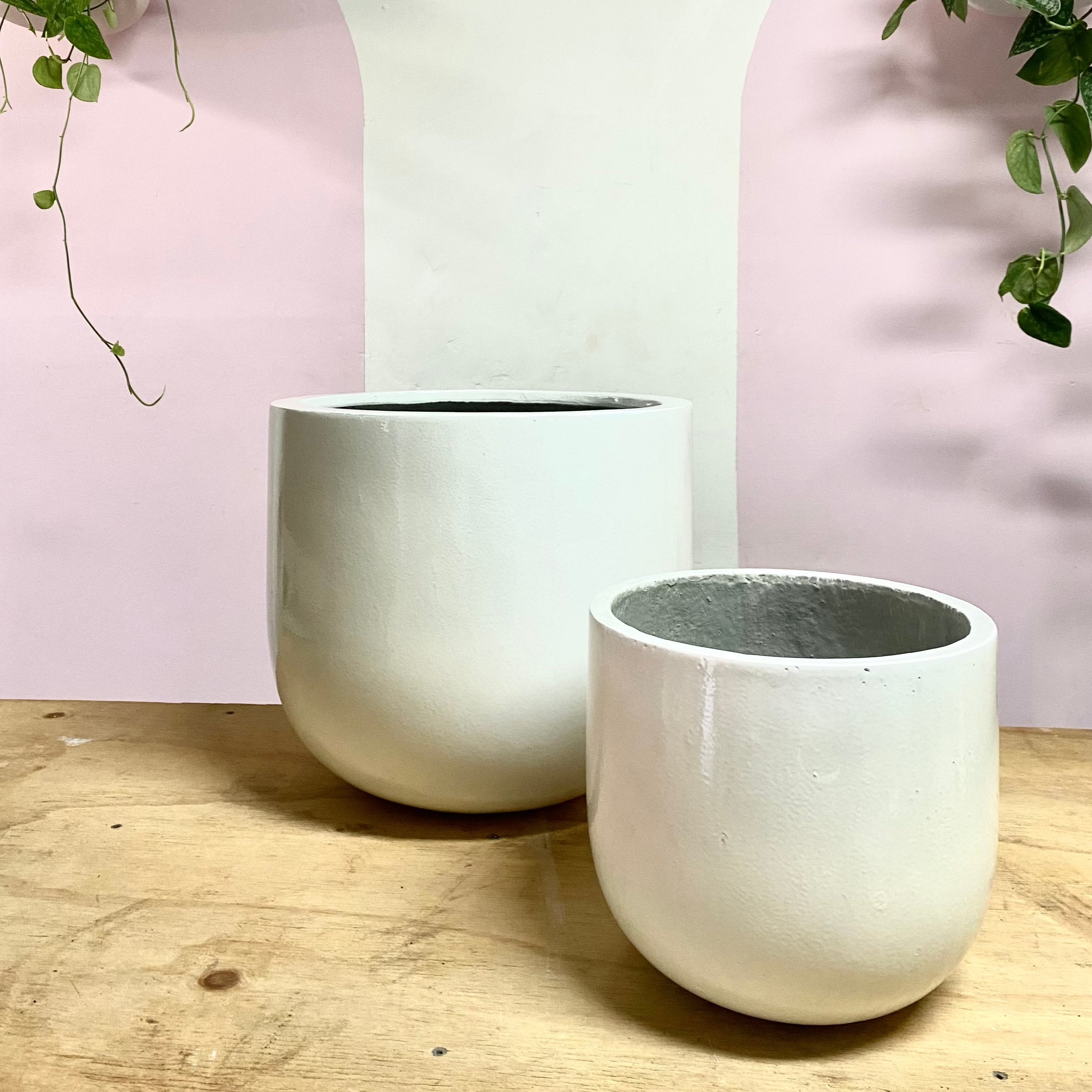 Urban Egg Pot in Matte White